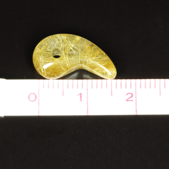 【存在感抜群】一点物 ゴールドタイチンルチル 勾玉 Ｍｒ１４８ 金針水晶のお守り効果 力が宿る 天然石ストーン 京海堂 15枚目の画像