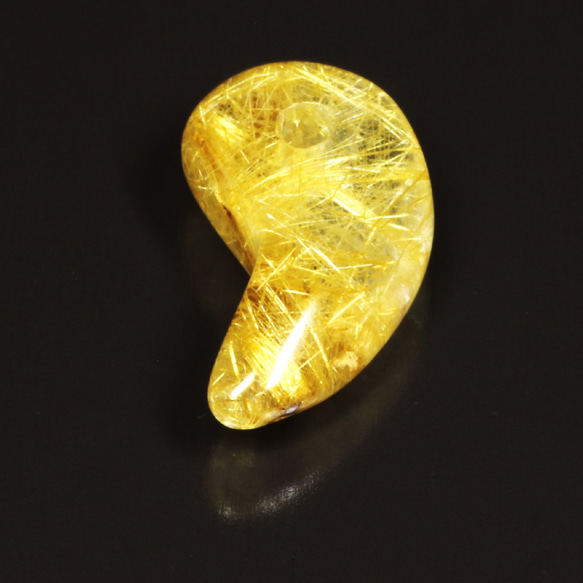 【存在感抜群】一点物 ゴールドタイチンルチル 勾玉 Ｍｒ１４８ 金針水晶のお守り効果 力が宿る 天然石ストーン 京海堂 10枚目の画像