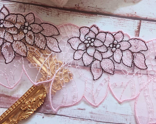 桜モチーフチュールレースブラウス 2m チュールレース お花刺繍レース モチーフレース 黒×薄ピンク
