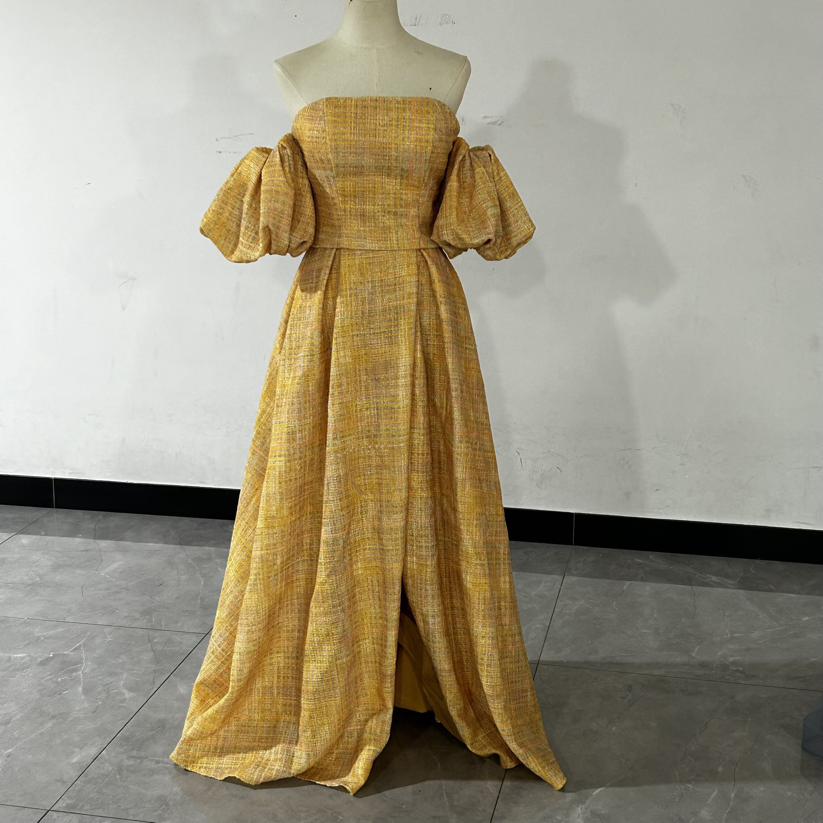 イエロー 黄色ツイードドレス ベアトップ カラードレス 取り外し袖 華やかなトレーン フロントスリット