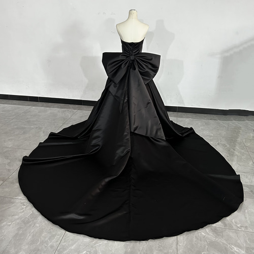 送料無料！雅やか 黒 カラードレス ふっくら柔らかなバック