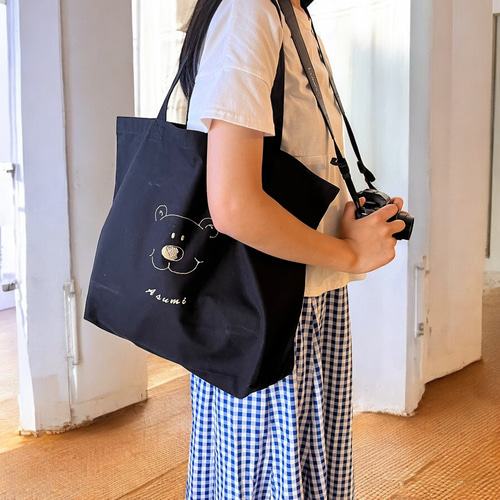 人気カラーブラック 名入れができるシンプルクマ柄刺繍のマザーズ