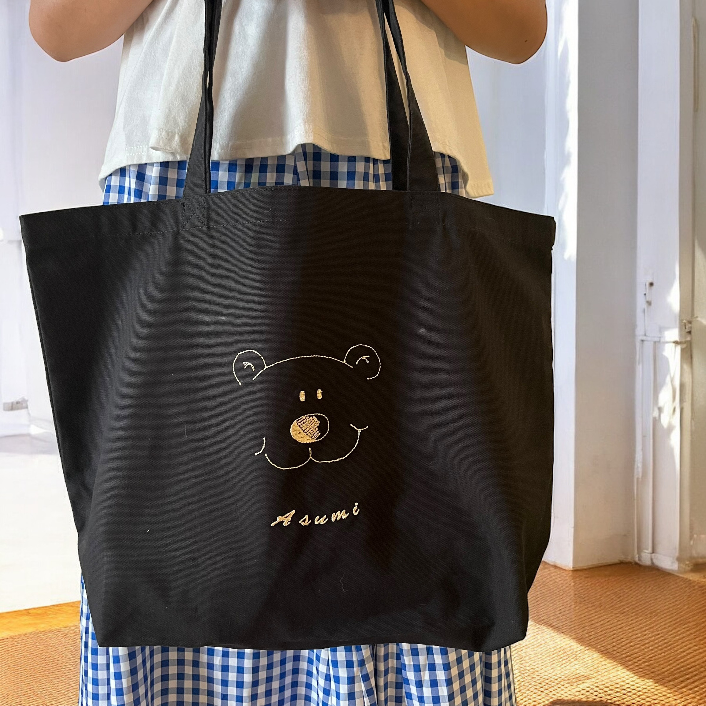マザーズバッグ クマのチャーム付き　青チェック familiar