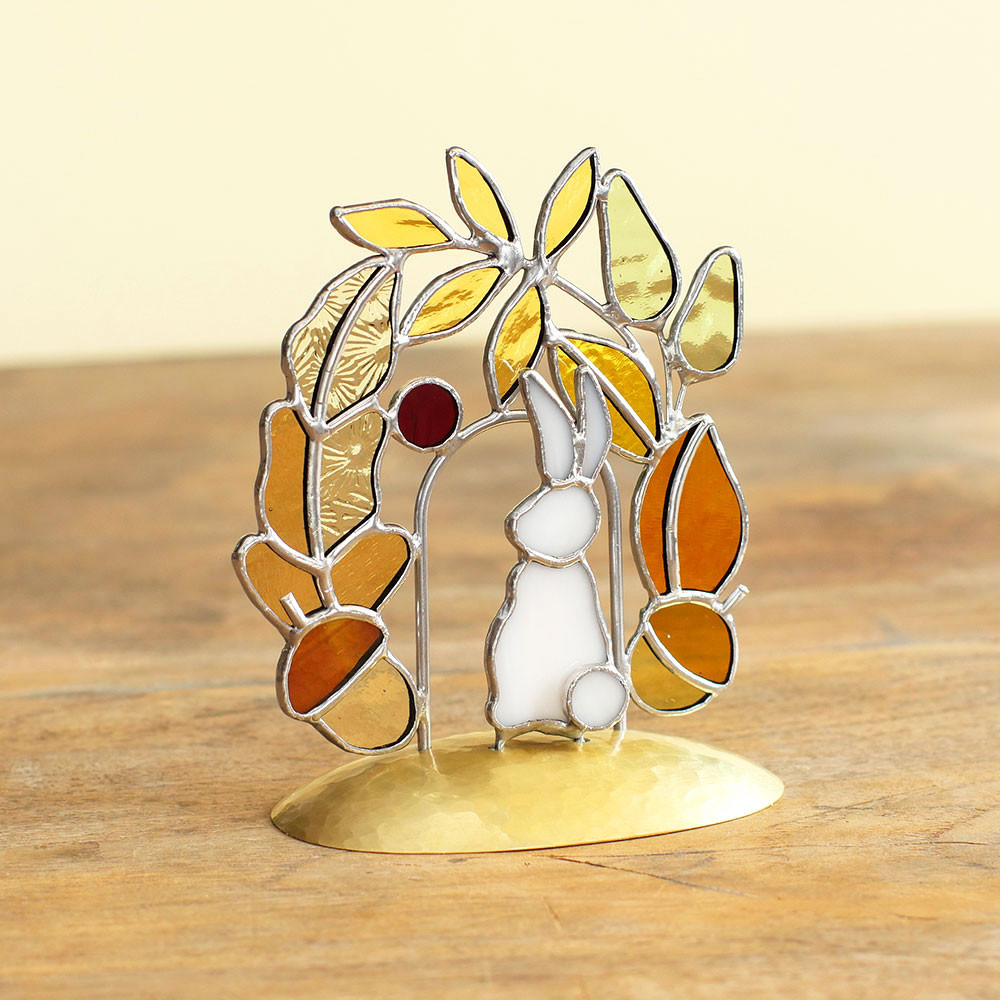 うさぎと木の葉のお家　（真鍮ベース）　ステンドグラス        Ω