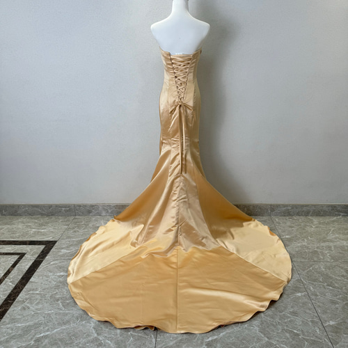 豪華なウェディングドレス！ゴールド マーメイドドレス 光沢サテン