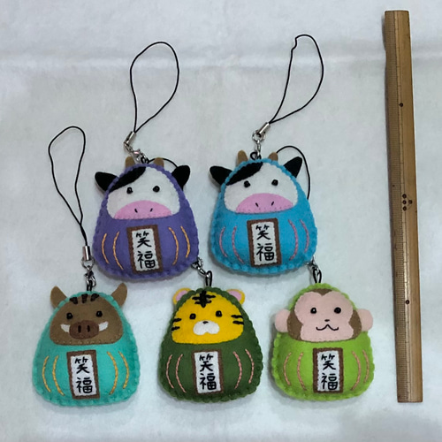 ねこだるまお守り(1個) ハンドメイド フェルト その他雑貨