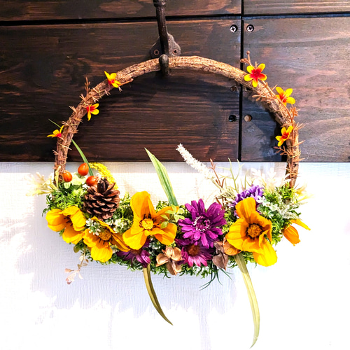 玄関リース 9月の誕生花 イエローコスモスリース 大き目リース ニッチ