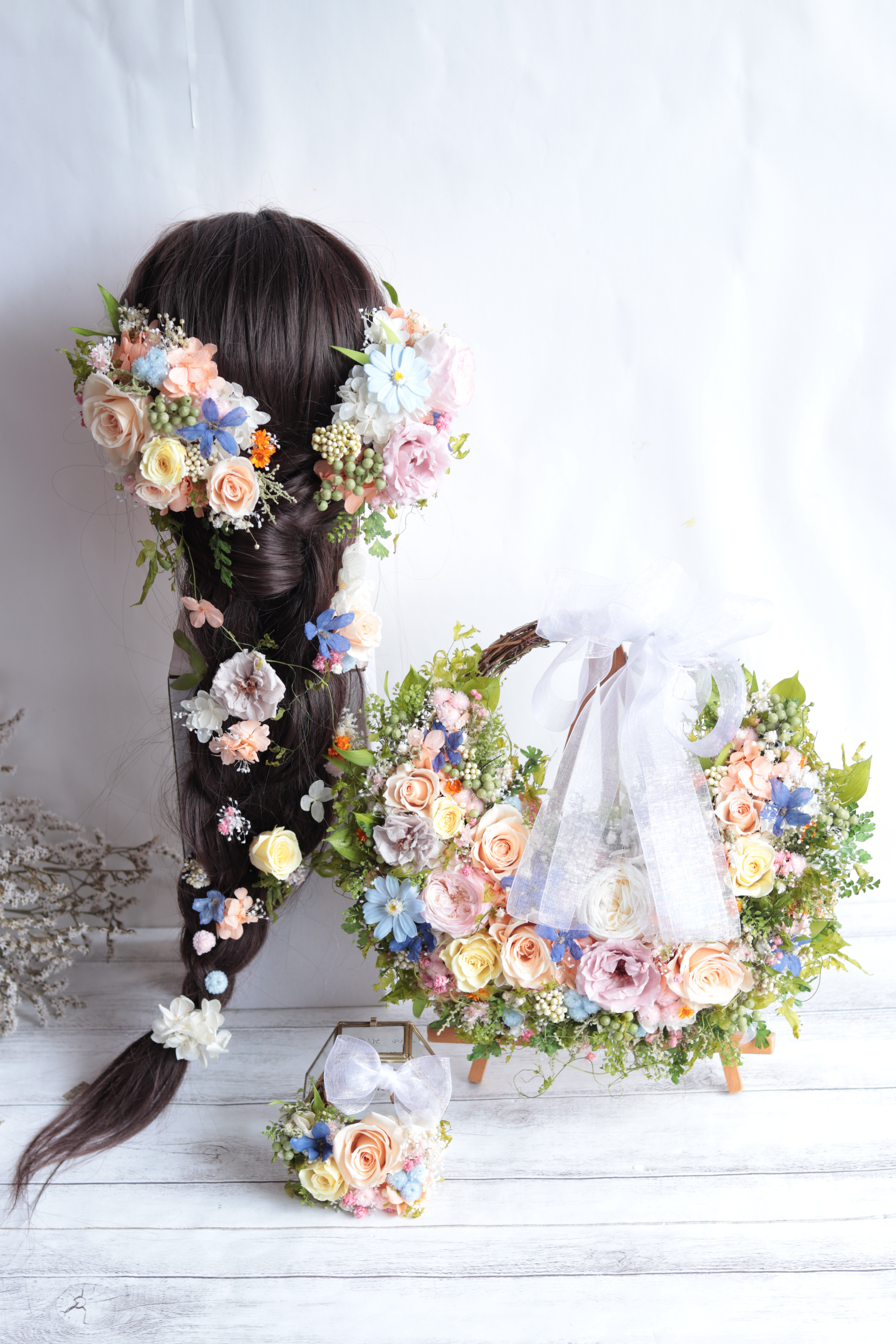 バラと野花のナチュラルグリーンのリースブーケ３セット＊ヘッドドレス・ブートニア＊プリザーブドフラワー・ドライフラワー