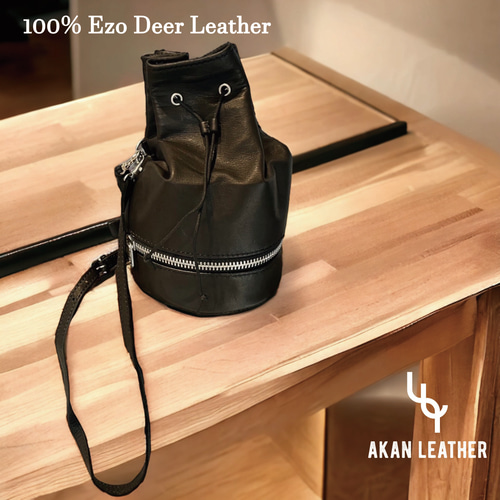 巾着レザーバッグ(黒) AKAN LEATHER 巾着バッグ AKAN LEATHER 巾着レザーバッグ(黒) AKAN LEATHER 巾着バッグ AKAN LEATHER