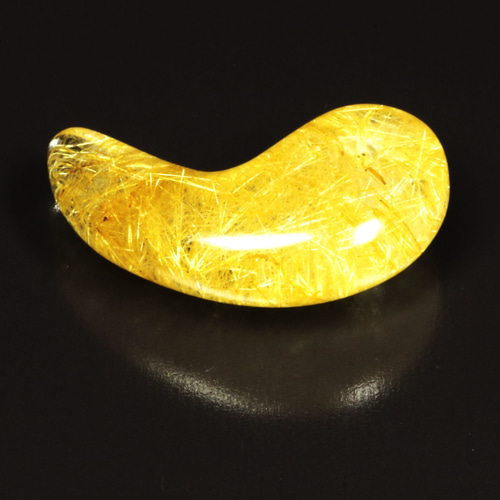 神秘のエネルギー】一点物 ゴールドルチルクォーツ 勾玉 Mr150