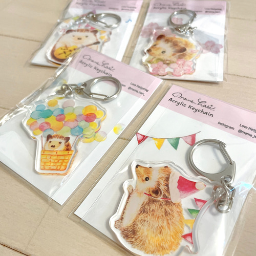 アクリルキーホルダー 【さくらとハリネズミ】 ハンドメイド