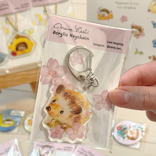 アクリルキーホルダー 【さくらとハリネズミ】 ハンドメイド
