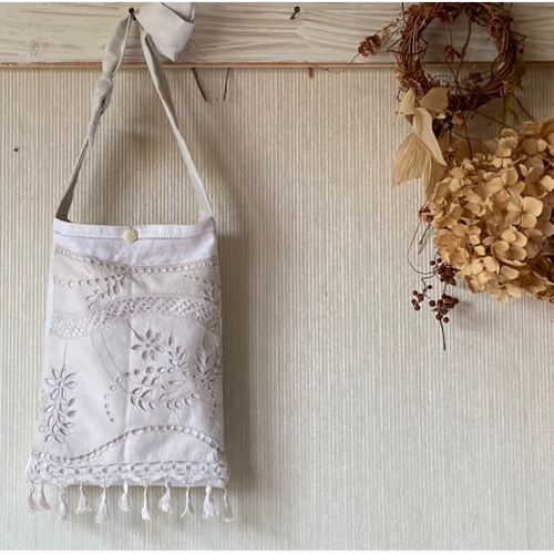 White work＊フランスアンティーク＊手刺繍*サコッシュ*ポシェット