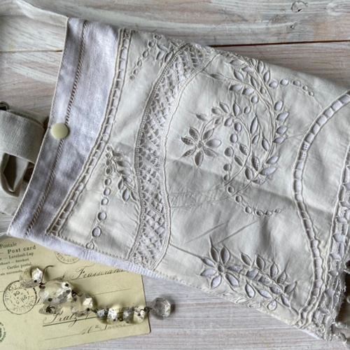 White work＊フランスアンティーク＊手刺繍*サコッシュ*ポシェット