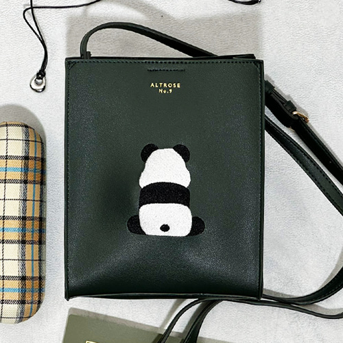 選べる4色展開】背中パンダの刺繍 フェイクレザー ミニショルダー