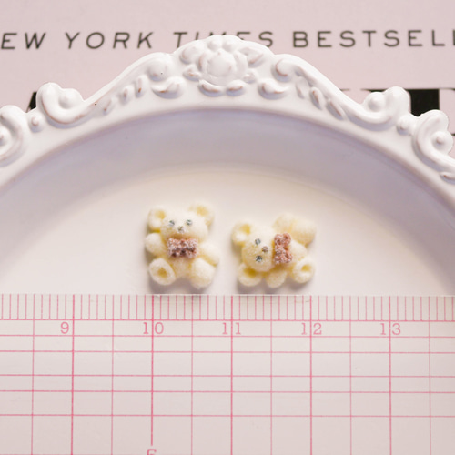 うさぎorくまフロッキーミニパーツ/ネイルパーツ/4個 デコパーツ