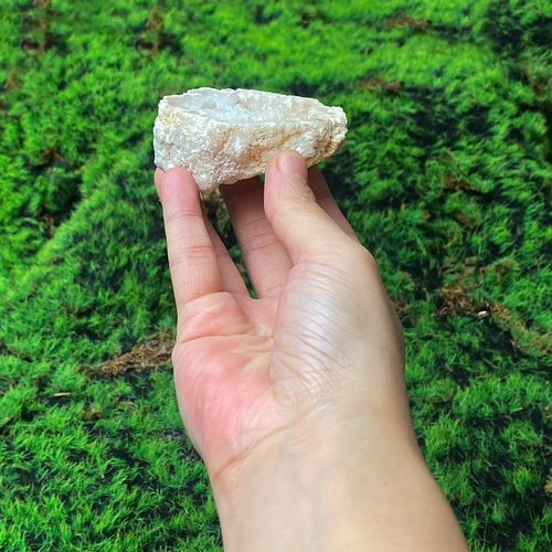 瑪瑙白水晶の宝庫 富と幸運を引き寄せ、磁場を浄化する天然水晶