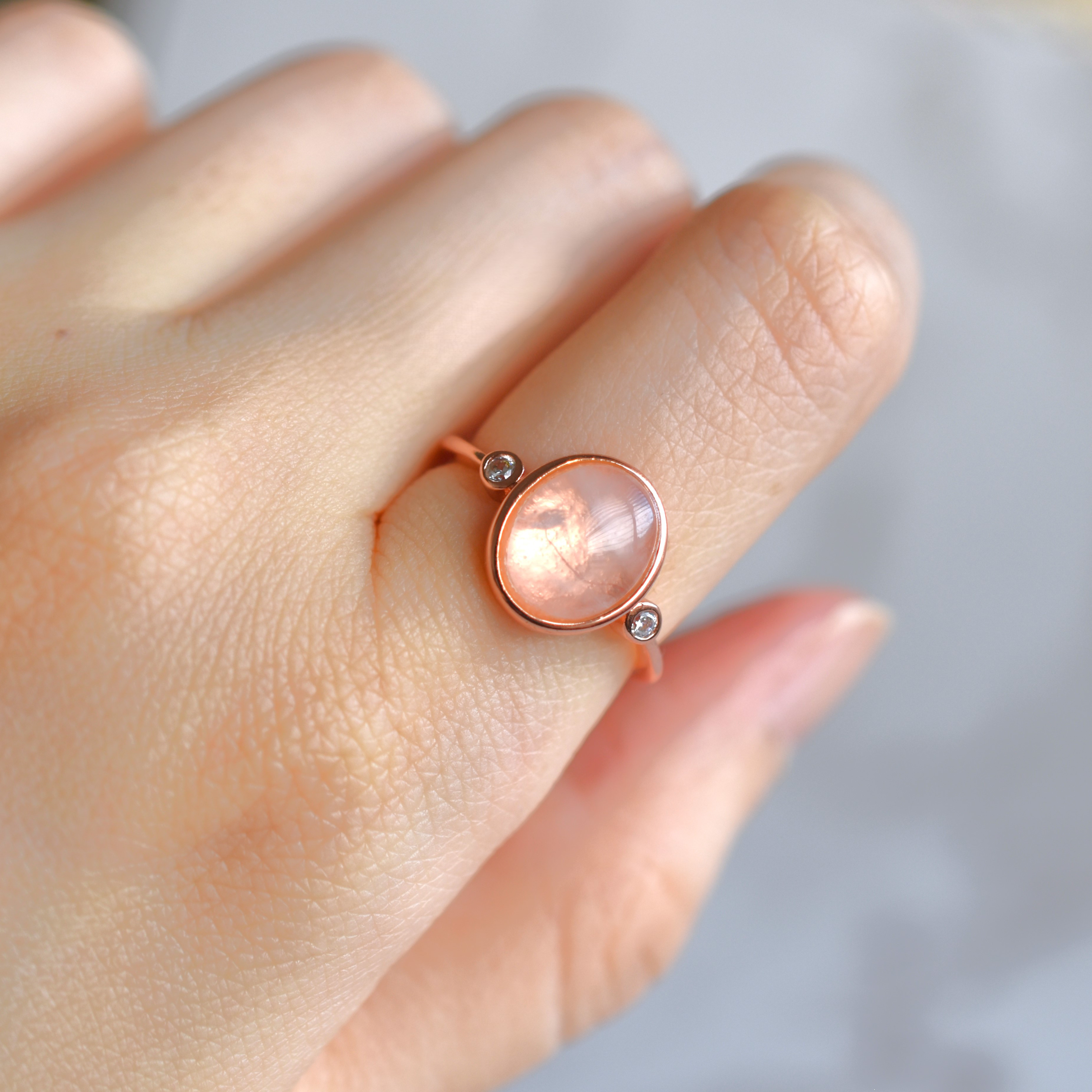 【残り3・フリーサイズ】大粒　ローズクォーツ　カボション　ピンクゴールドリング（指輪）