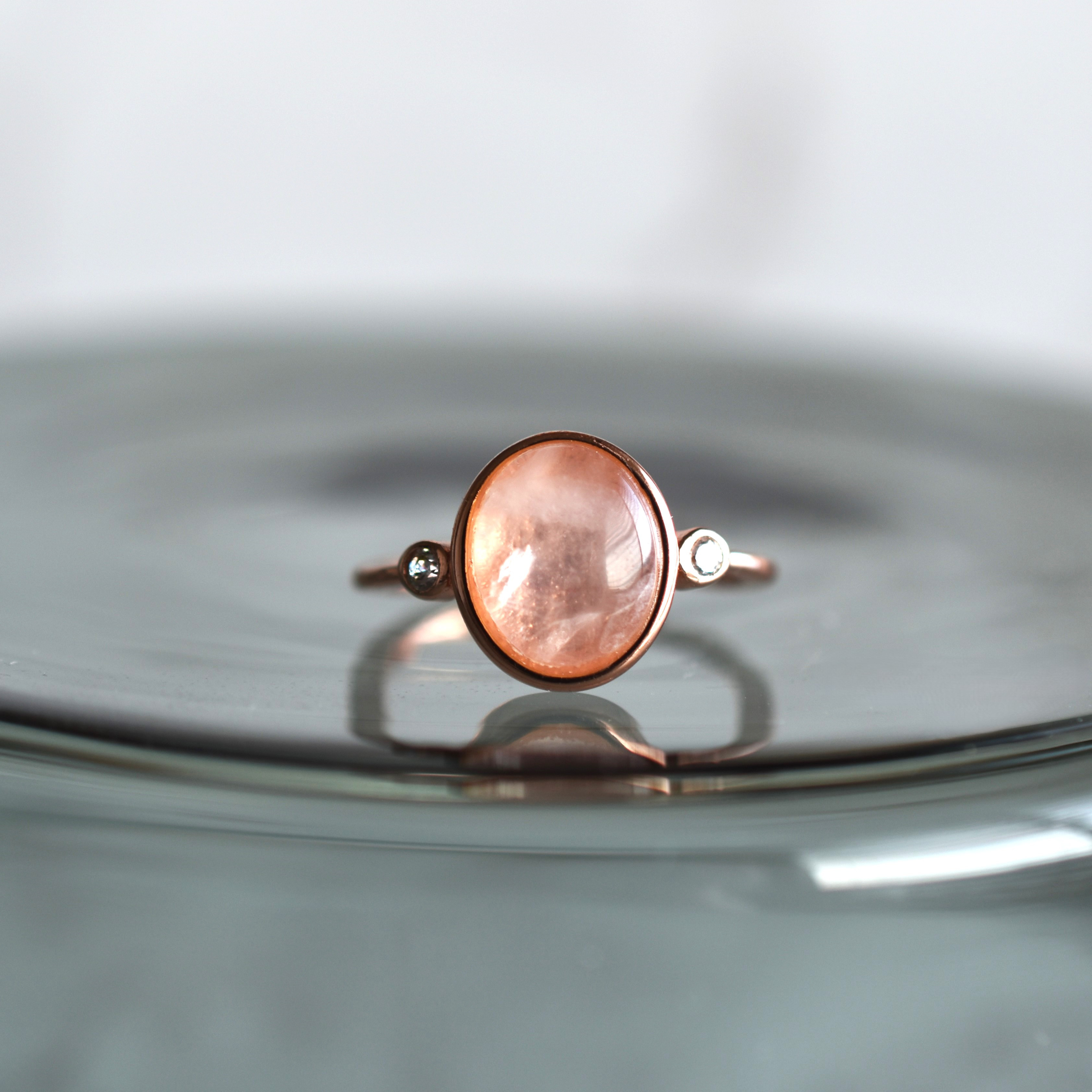 【残り3・フリーサイズ】大粒　ローズクォーツ　カボション　ピンクゴールドリング（指輪）