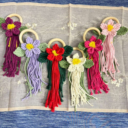 マクラメフラワー ミニタペストリー ハンドメイド（ぼたん色  