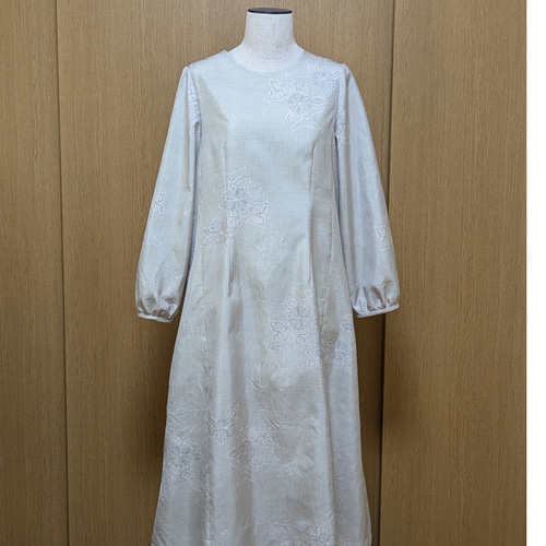 お値下げ中 着物リメイク ワンピース 白大島 M〜L ワンピース さらあお  