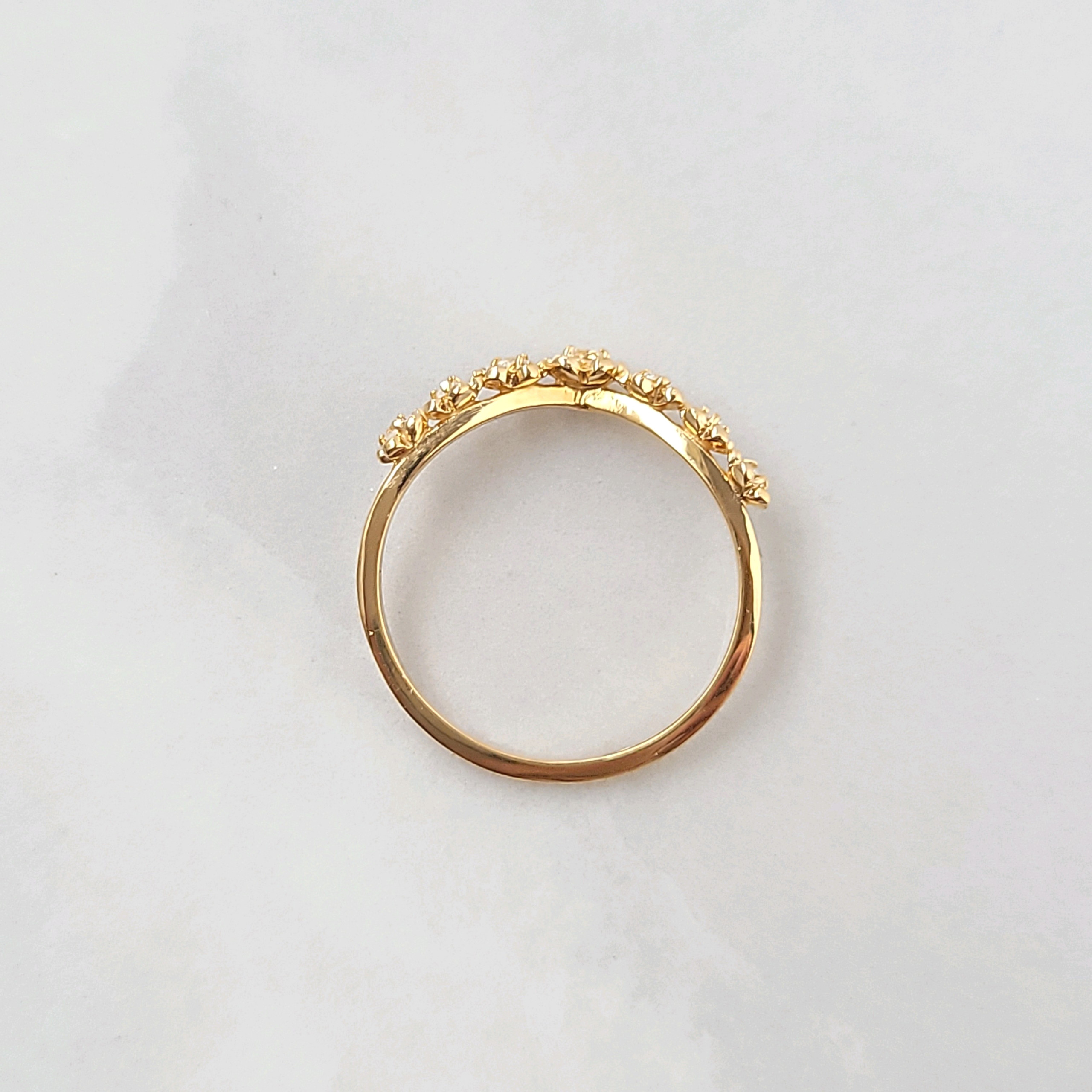 ホワイトトパーズの花冠リング(V字)