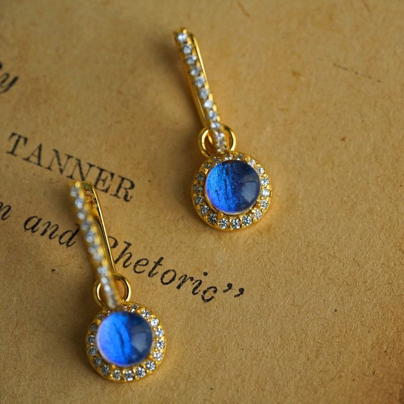 モルフォ蝶イアリング両耳　レディース耳飾り　穴必要　シルバー　ハンドメイドアクセサリー