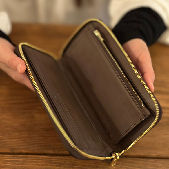 イタリアTempest社のレザーを使用したラウンドファスナー　コインケース：ファスナータイプ 不良の類では御座いません