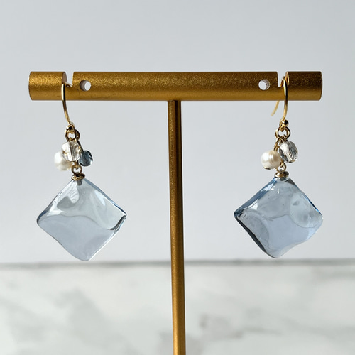 涼しげブルーのスクエアピアス ※イヤリング変更可 ピアス（フック