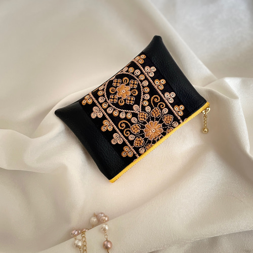 インド刺繍リボンのフェイクレザーミニポーチ ポーチ ume 通販