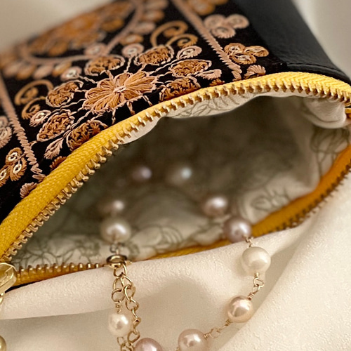 インド刺繍リボンのフェイクレザーミニポーチ ポーチ ume 通販