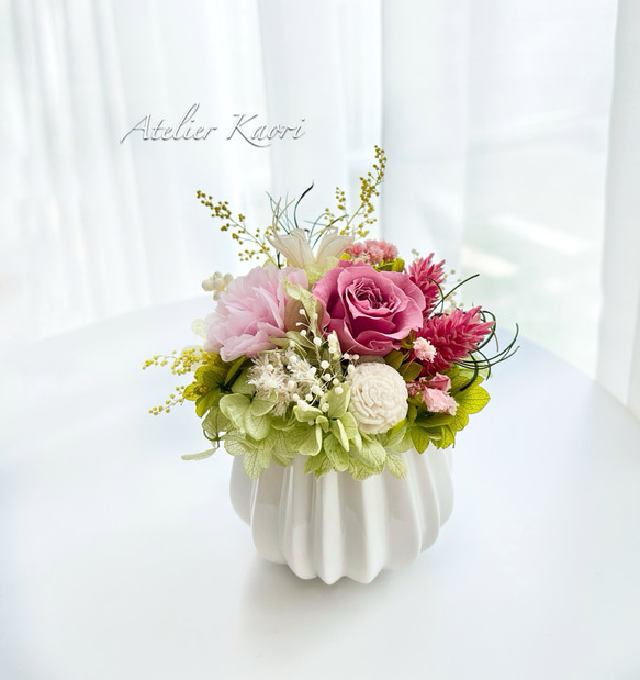 癒しピンクの小さな ポットアレンジ プリザーブドフラワー Atelier