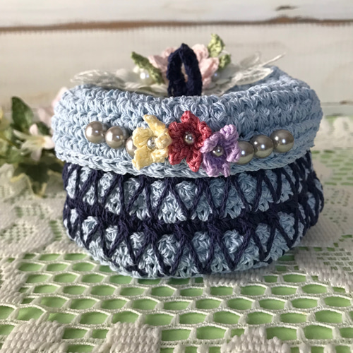 可愛い蓋付き小物入れ（水色）☆キャンディケース お菓子入れ 編み物  