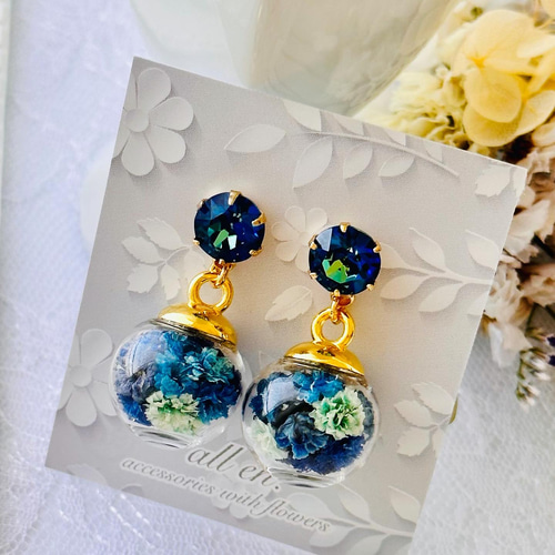 9月誕生石】サファイア かすみ草 ガラスドーム ピアス/イヤリング