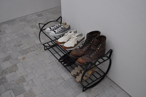 猫型シューズラック　アイアン　インダストリアル　靴収納　スリム　可愛い 