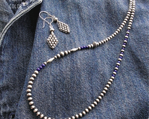 受注制作】4mmナバホパールとラピスラズリのネイティブなデザイン