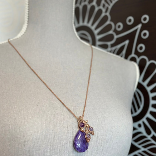 チャロアイトのマクラメネックレス チャロアイト＋ダイヤモンドクォーツ／マクラメネックレス - 天然石＋