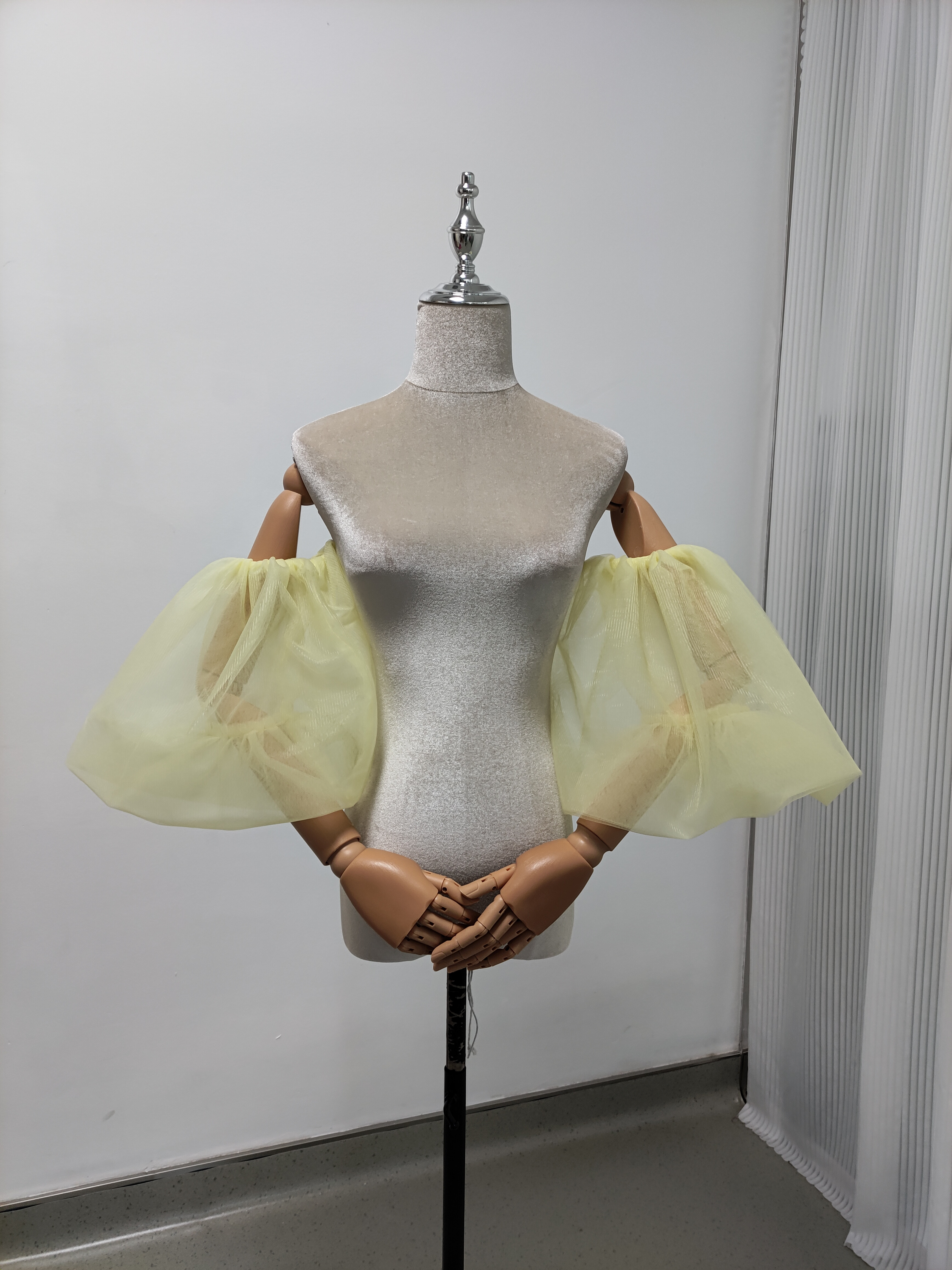 送料無料！パフスリーブ 取り外し ストレッチ ライト イエロー 色直し ソフトチュール ウェディングドレス オーガンジー