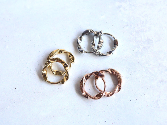 ☆大人気☆小さめ ワンタッチ つけっぱなしOK 錆びないステンレス【mini 中折れツイストフープ 3color】ピアス 14枚目の画像