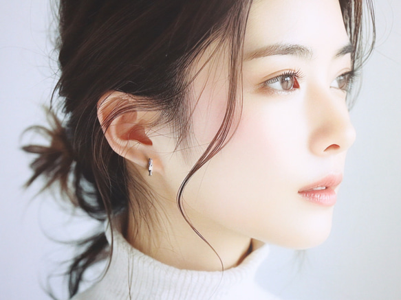 ☆大人気☆小さめ ワンタッチ つけっぱなしOK 錆びないステンレス【mini 中折れツイストフープ 3color】ピアス 3枚目の画像
