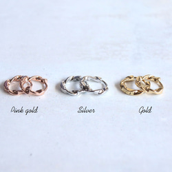 ☆大人気☆小さめ ワンタッチ つけっぱなしOK 錆びないステンレス【mini 中折れツイストフープ 3color】ピアス 4枚目の画像