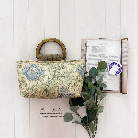 ⭐️已售出3件⭐️ 威廉·莫里斯銀蓮花圖案時尚小號手提包，配木質手柄 第8張的照片