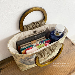 ⭐️已售出3件⭐️ 威廉·莫里斯銀蓮花圖案時尚小號手提包，配木質手柄 第7張的照片