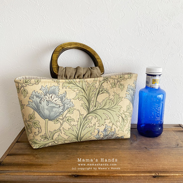 ⭐️已售出3件⭐️ 威廉·莫里斯銀蓮花圖案時尚小號手提包，配木質手柄 第9張的照片