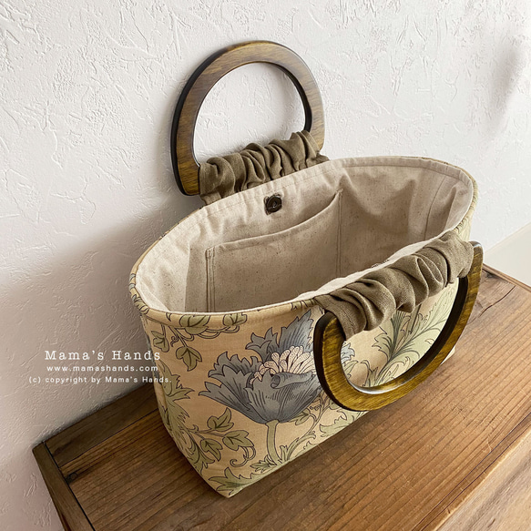 ⭐️已售出3件⭐️ 威廉·莫里斯銀蓮花圖案時尚小號手提包，配木質手柄 第12張的照片