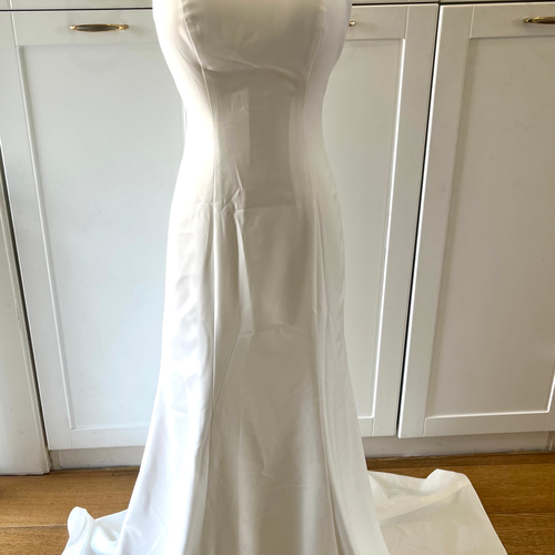 バックリボン ソフトマーメイド ウェディングドレス 二次会 ドレス  