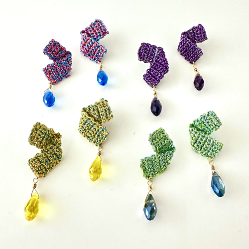 かぎ針編み刺繍糸ピアス（イヤリング） ribbon (パープル