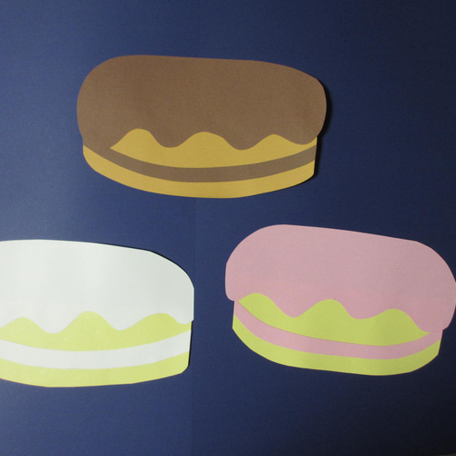 ケーキ3個（壁面／製作キット）画用紙 保育 保育園・幼稚園・学校 