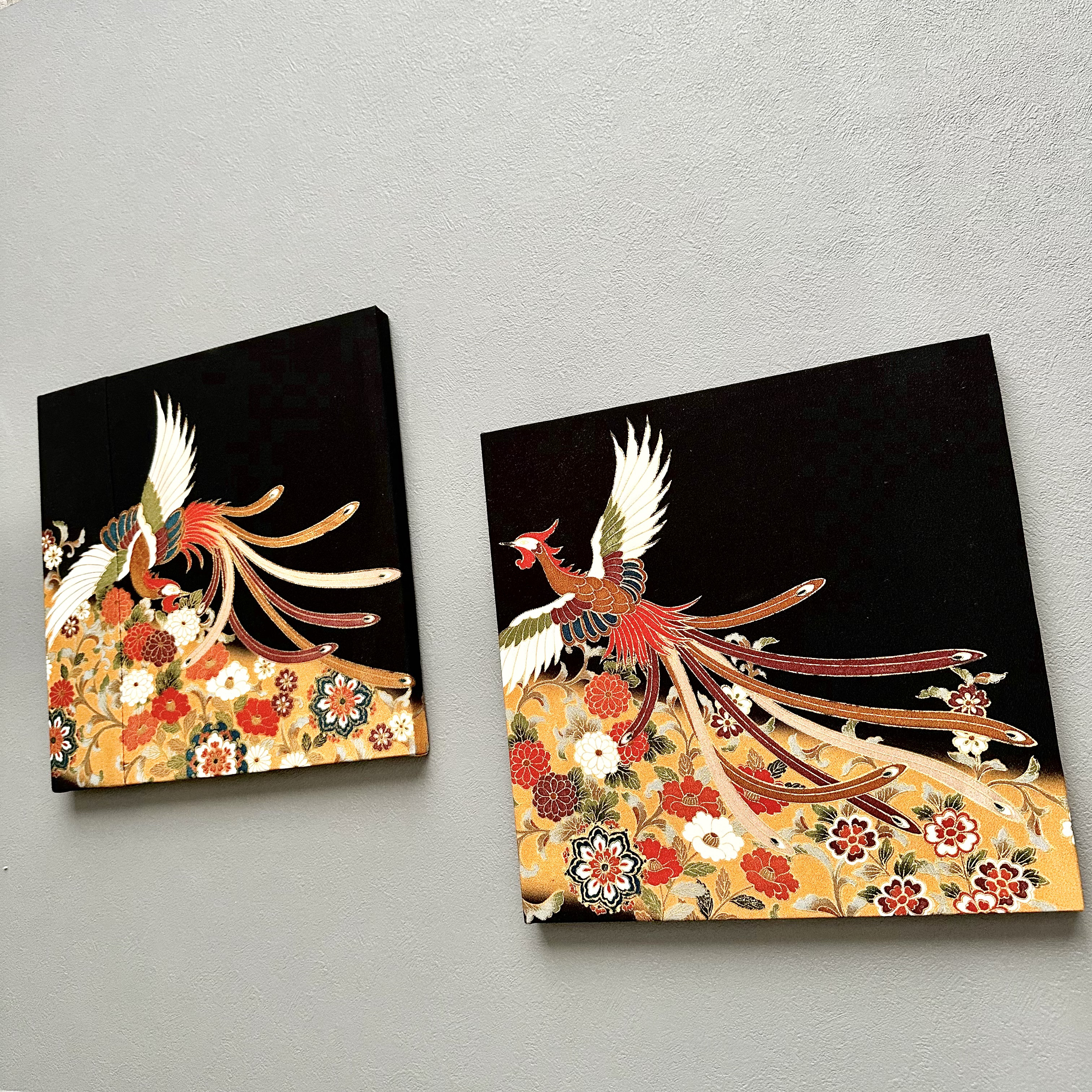 着物のファブリックパネル　とりどりの花々に舞う鳳凰（２枚セット）30×30cm 着物リメイク　インテリア　和室　正月飾り