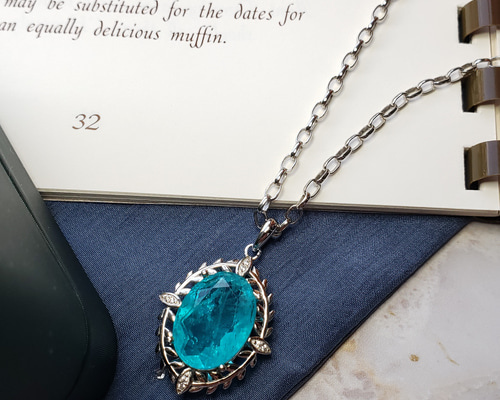 ブラジルブルー**◇ オリーブの葉 パライバトルマリン人工宝石